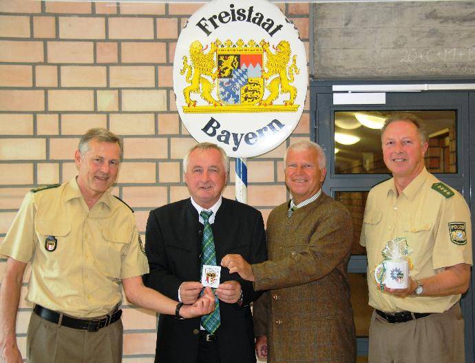 Polizeivizepräsident Klaus Faltenbacher, Bezirkstagspräsident Jürgen Reichert, Polizeipräsident Hans-Jürgen Memel und Leitender Polizeidirektor Werner Mutzel
