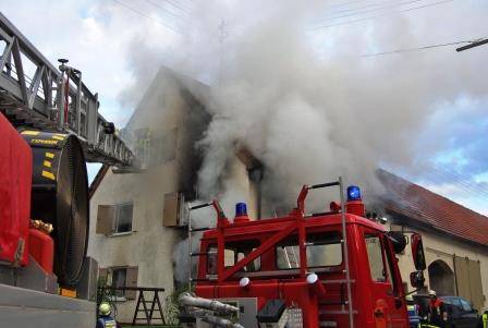 Schlimmer Brand in ziemetshausen, bei dem fünf Menschen teils lebensbedrohlich verletzt wurden.