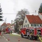 Dachstuhl eines ehemaligen Bauernhauses bei Brand zerstört