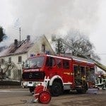 Dachstuhl eines ehemaligen Bauernhauses bei Brand zerstört