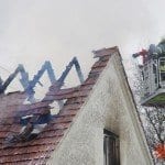 Dachstuhl eines ehemaligen Bauernhauses bei Brand zerstört