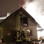 Zwei Verletzte nach Garagenbrand in Thannhausen