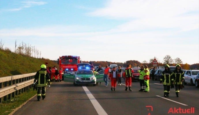 ToedlicherVerkehrsunfallaufderAutobahnbeiLeipheim.