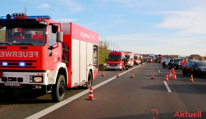 ToedlicherVerkehrsunfallaufderAutobahnbeiLeipheim.
