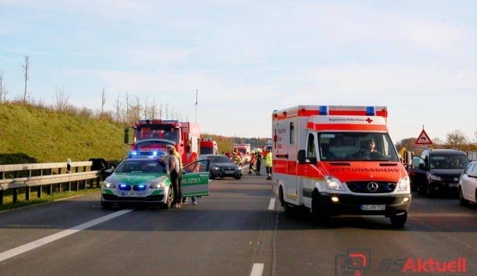 ToedlicherVerkehrsunfallaufderAutobahnbeiLeipheim.