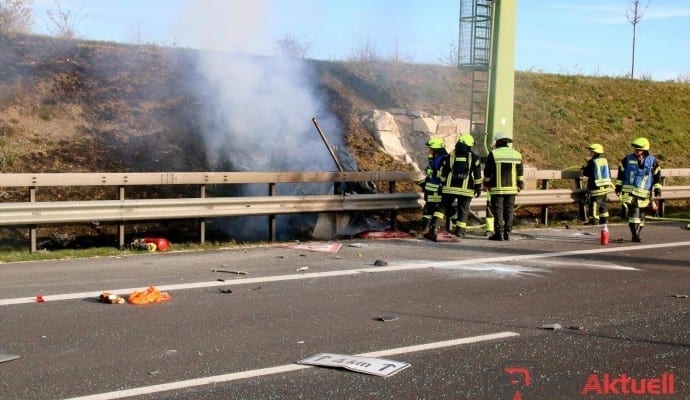 ToedlicherVerkehrsunfallaufderAutobahnbeiLeipheim.