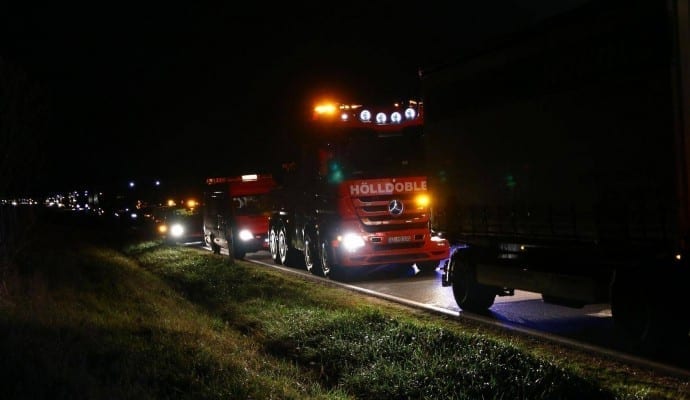 AuffahrunfallaufderBbeiNeu UlmmitmehrerenFahrzeugen