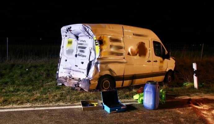 AuffahrunfallaufderBbeiNeu UlmmitmehrerenFahrzeugen