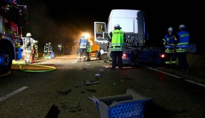 AuffahrunfallaufderBbeiNeu UlmmitmehrerenFahrzeugen
