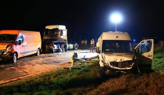 AuffahrunfallaufderBbeiNeu UlmmitmehrerenFahrzeugen