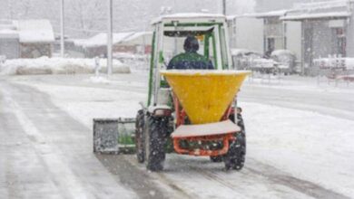Traktor im Winterdienst