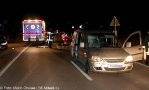 Schwer verletzt: PKW erfasst Fußgänger