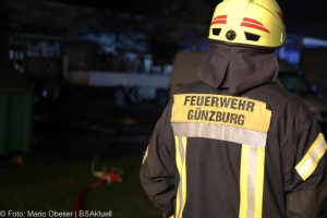 Stickstoff aus Sicherheitsventil einer Gasflasche in Günzburg