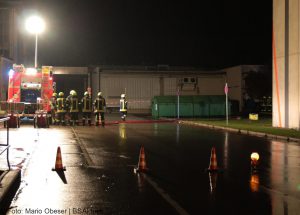 Stickstoff aus Sicherheitsventil einer Gasflasche in Günzburg