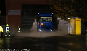 Stickstoff aus Sicherheitsventil einer Gasflasche in Günzburg