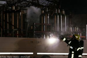 Stickstoff aus Sicherheitsventil einer Gasflasche in Günzburg