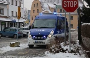 Brand Lauingen Asylbewerberunterkunft Feuerwehr und THW