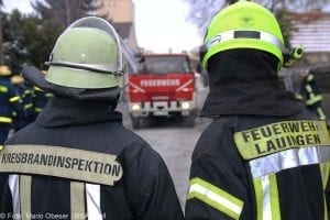 Brand Lauingen Asylbewerberunterkunft Feuerwehr und THW