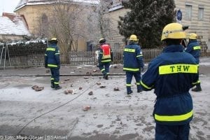 Brand Lauingen Asylbewerberunterkunft Feuerwehr und THW