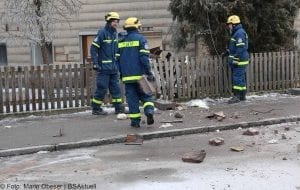 Brand Lauingen Asylbewerberunterkunft Feuerwehr und THW