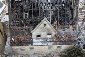 Brand Lauingen Asylbewerberunterkunft Feuerwehr und THW