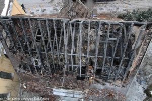 Brand Lauingen Asylbewerberunterkunft Feuerwehr und THW