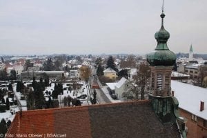 Brand Lauingen Asylbewerberunterkunft Feuerwehr und THW