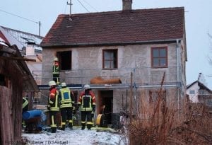Zimmerbrand in Unterelchingen in einem Gebäude