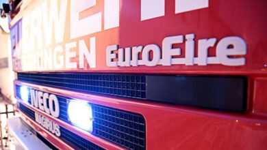 Feuerwehrfahrzeug mit Blitzer