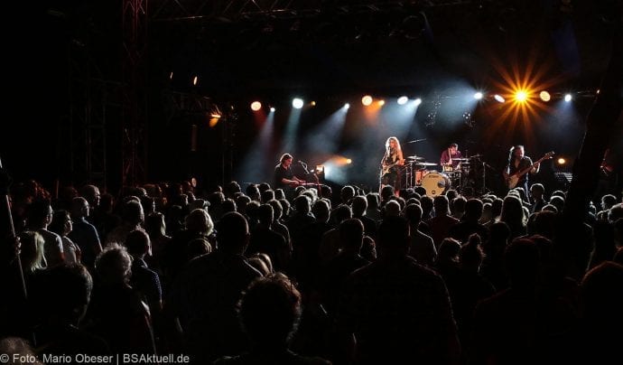 Konzert Ana Popovic und Band im UlmerZelt 2017