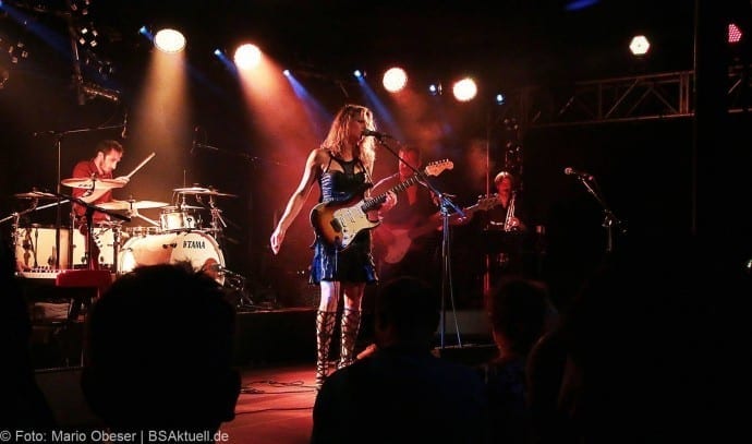Konzert Ana Popovic und Band im UlmerZelt 2017