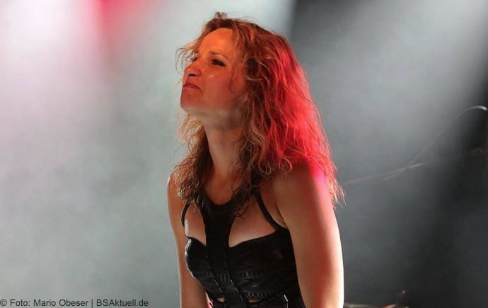 Konzert Ana Popovic und Band im UlmerZelt 77