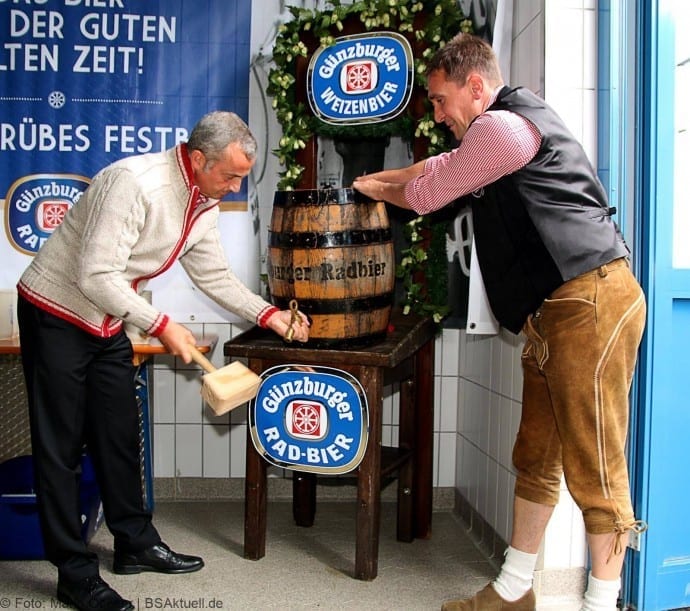 Volksfest Günzburg 2017 - Jauernig und Bucher beim Anstich