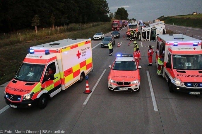Verkehrsunfall LKW auf A8 zwischen Guenzburg-Burgau