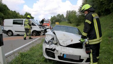 Verkehrsunfall mit Porsche Cabrio in Günzburg
