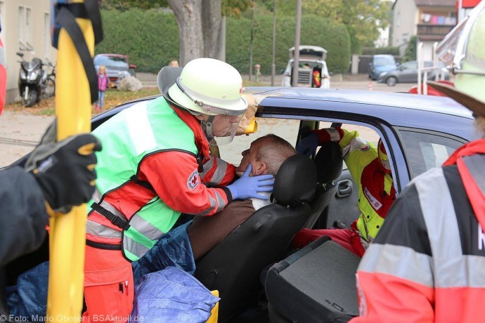 Feuerwehr Ichenhausen THL-Übung 01 20