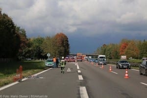 Kreis Unterallgäu: Lastwagen fährt auf der A7 auf anderen LKW auf