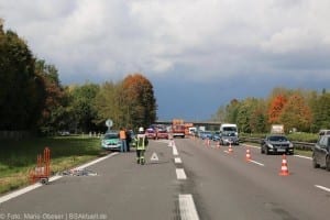 Kreis Unterallgäu: Lastwagen fährt auf der A7 auf anderen LKW auf