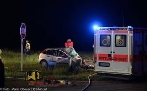 Kreis Günzburg - schwerer Verkehrsunfall B16 bei Ellzee