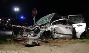 Kreis Günzburg - schwerer Verkehrsunfall B16 bei Ellzee