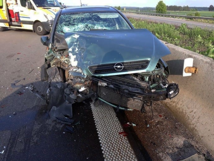 Kreis Günzburg - Unfall A8 bei Bubesheim