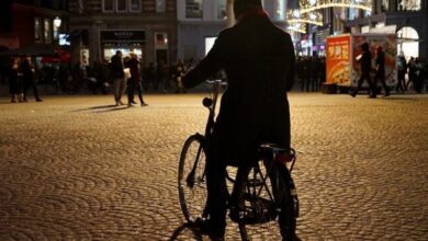 Radfahrer ohne Licht Dunkel