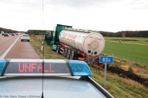 A8 Burgau Zusmarshausen Lkw von Fahrbahn abgekommen 07122019 5