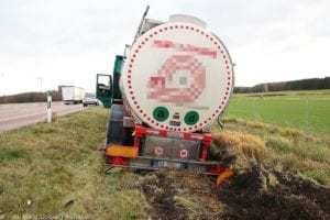 A8 Burgau Zusmarshausen Lkw von Fahrbahn abgekommen 07122019 6