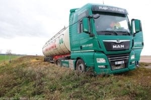 A8 Burgau Zusmarshausen Lkw von Fahrbahn abgekommen 07122019 7