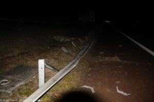 Lkw kommt auf der A8 an der AS Burgau von der Fahrbahn ab
