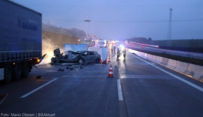 Schwerer Verkehrsunfall A8 bei Neusäß Augsburg am 06.12.2019