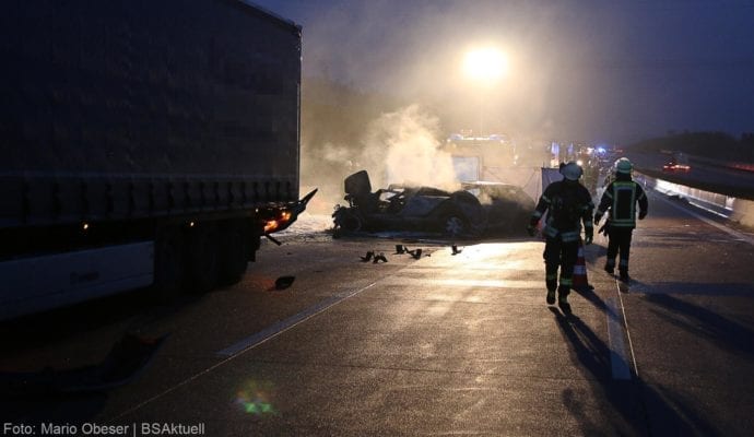 Schwerer Verkehrsunfall A8 bei Neusäß Augsburg am 06.12.2019