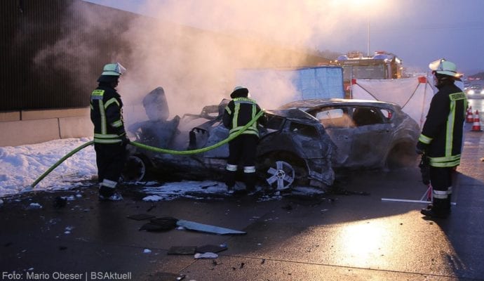 Schwerer Verkehrsunfall A8 bei Neusäß Augsburg am 06.12.2019