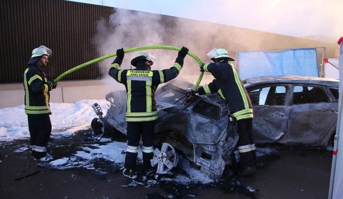 Schwerer Verkehrsunfall A8 bei Neusäß Augsburg am 06.12.2019